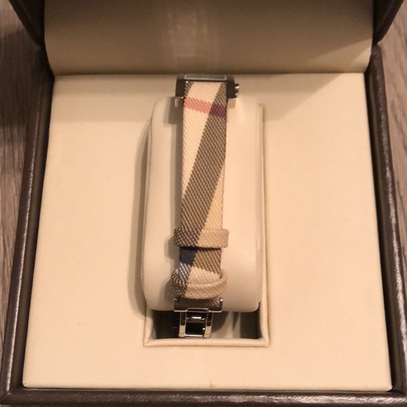 Authentic Burberry Check Band Women’s Watch - Picture 9 of 14